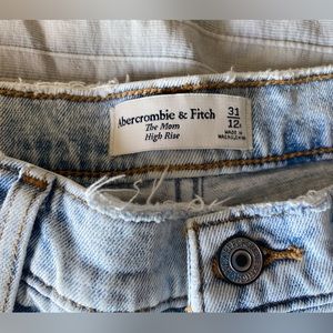 Abercrombie high rise mom jeans size 31/12R